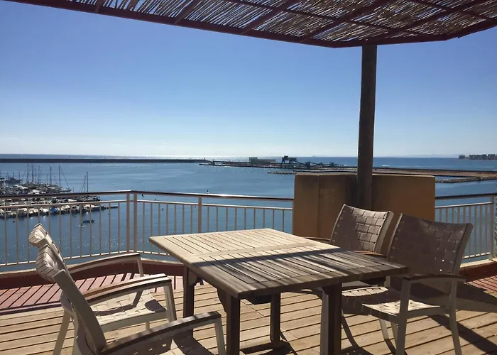 Marina Breeze Apartment